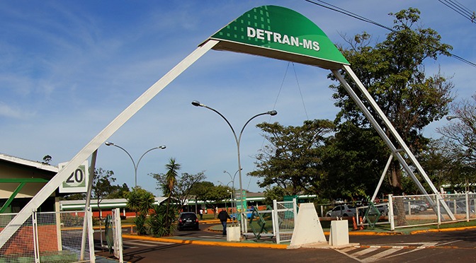Detran passa a parcelar dívidas no cartão de crédito a partir de 1º de outubro Divulgação.