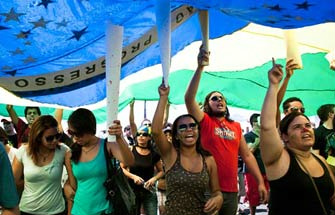 Protestos contra a corrupção marcam sessão no Senado