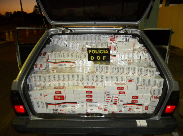 Veículos com contrabando são apreendidos