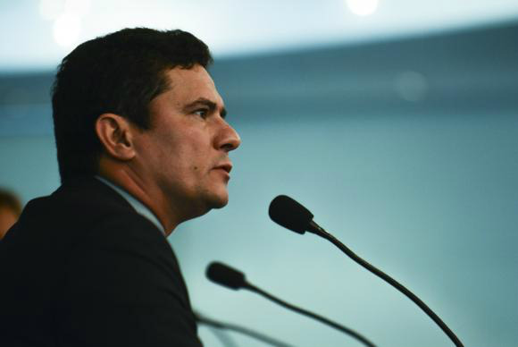 Moro: aprovação de medidas contra corrupção seria sinal importante do Congresso O juiz Sérgio Moro, da 13ª Vara Federal de Curitiba, defendeu novamente a aprovação de projeto de lei contra a corrupção Rovena Rosa/Agência Brasil