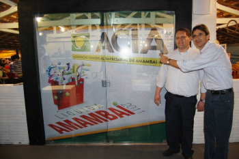 Empresário diz que participar da Expobai foi a melhor ideia que teve Liquida Amambai acontece no pavilhão da Acia durante a Expobai. Em visita ao Pavilhão, Dirceu Lanzarini e Wesley Nogueira de Lima.