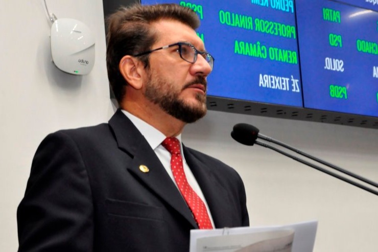 Discriminação racial em MS gera sanções administrativas O deputado estadual Pedro Kemp é o autor da nova Lei