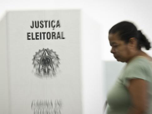 Prefeitos eleitos tomam posse até abril