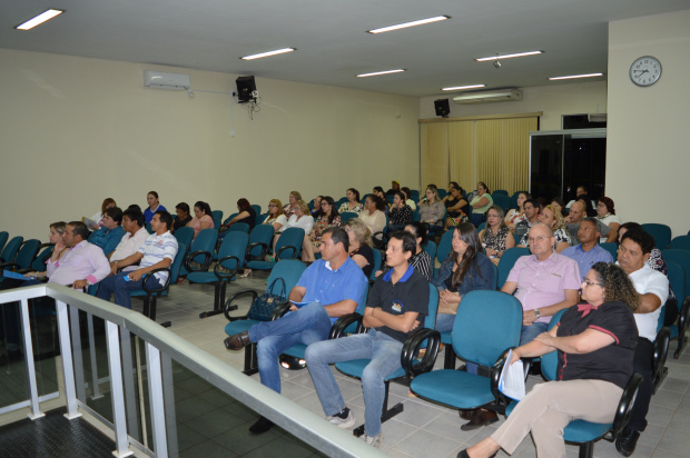 Vereadores eleitos e trabalhadores em Educação de Amambai estiveram presentes no encontro ; Foto: Moreira Produções