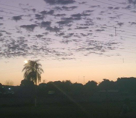 Tempo já amanheceu fechado, porém chuva só está prevista para o final da tarde / Foto: Moreira Produções