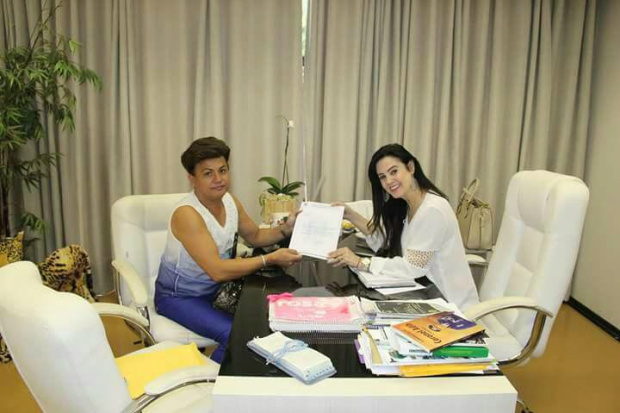 Vereador Ilzo reúne-se com deputada e secretário estadual de Saúde E/D- Vereador Ilzo durante reunião com a deputada Mara CaseiroFoto: Divulgação
