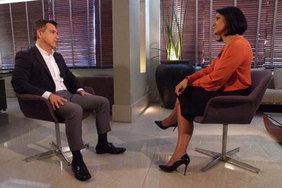 Qualidade de vida é feita do equilíbrio, diz cardiologista a Roseann Kennedy O cardiologista Brasil Caiado conversa com Roseann Kennedy - Foto TV Brasil