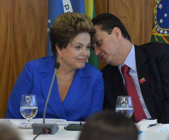 PSD reafirma apoio a Dilma e fará parte da base aliada do governo PSD reafirma apoio a Dilma e fará parte da base aliada do governo