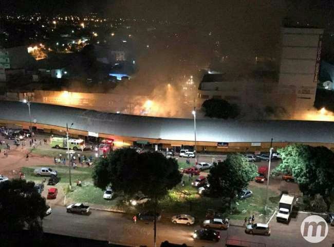 VÍDEO: incêndio destrói centro comercial na fronteira de Ponta Porã Foto: Divulgação
