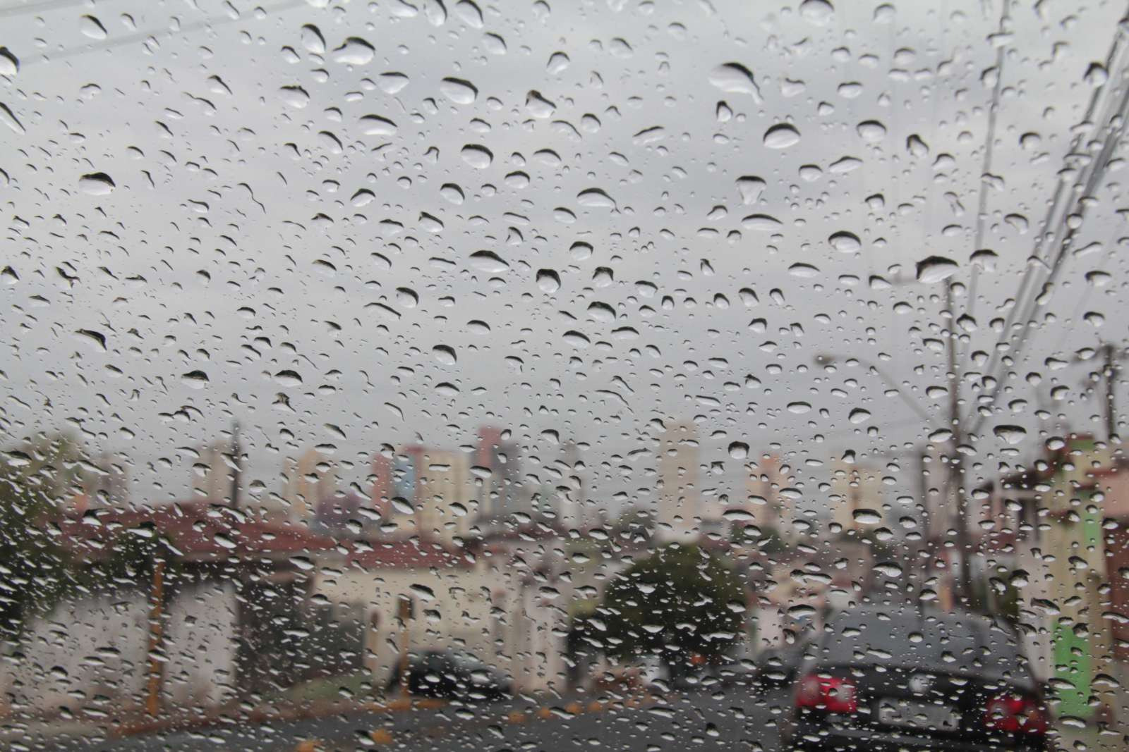 Área de instabilidade se forma e volta a chover no Estado nesta sexta (28)