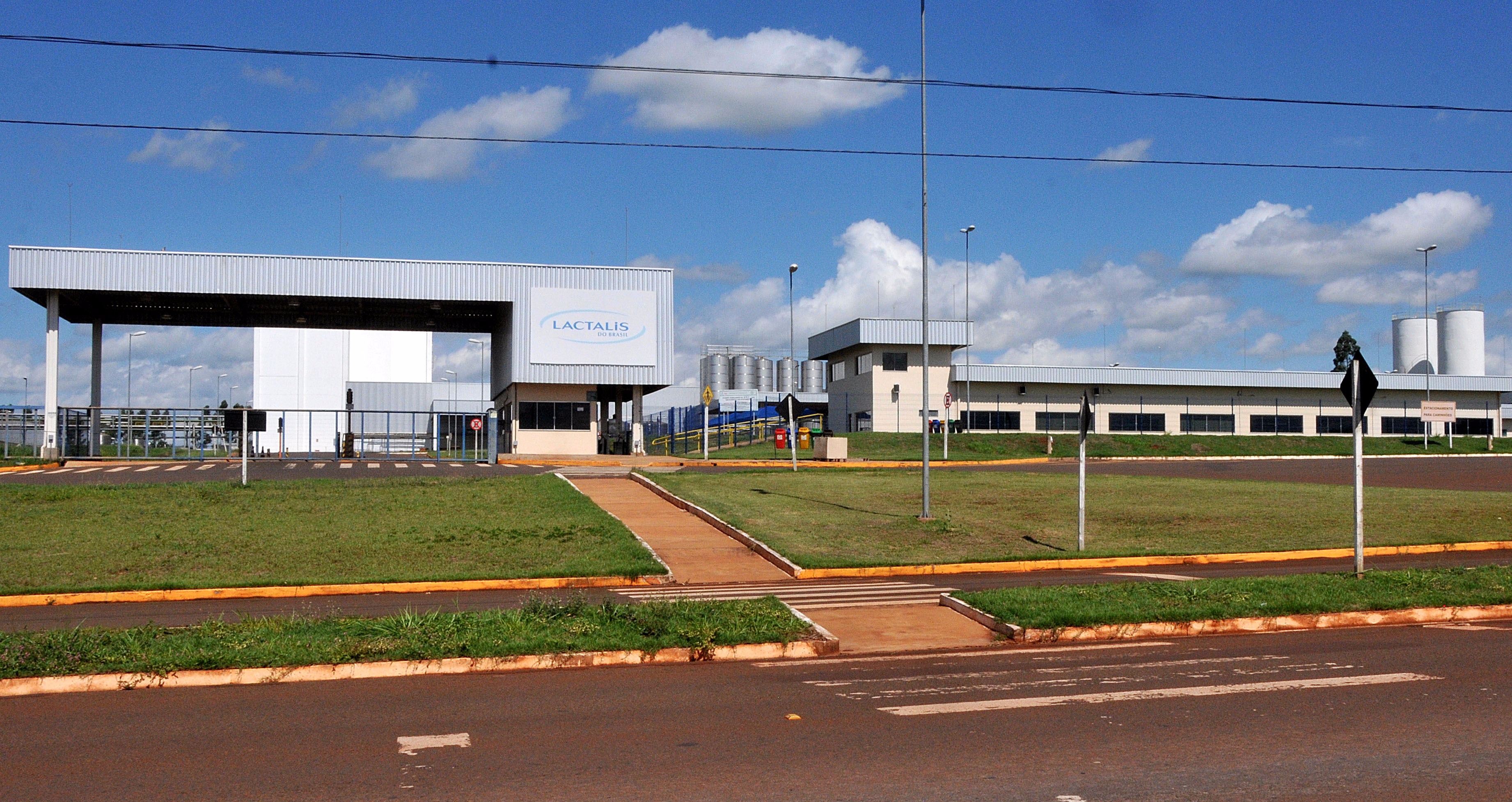 Estado perde 25% dos laticínios por deficiências no setor Caso mais recente de desativação foi do laticínio Lactalis, em Terenos, que já vinha operando com baixo volume de produção - Foto: Valdenir Rezende / Correio do Estado