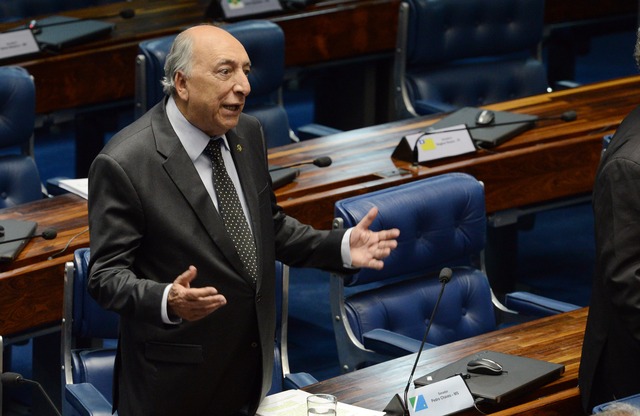 É rejeitado projeto que diminuiria preço das passagens aéreas Senador Pedro Chaves (PSC)