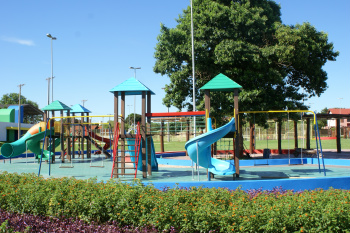 Tudo pronto para a inauguração da Praça do Parque Alvorada nesta 6.ª feira em Dourados Praça do Parque Alvorada está concluída