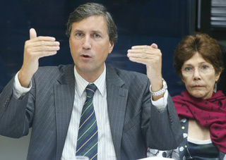 Debate público da Comissão da Verdade registra homo e transfobia da ditadura O diplomata Paulo Sérgio Pinheiro destacou a importância do reconhecimento dos crimes