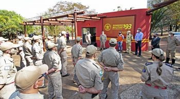 Bombeiros do PR chegam a MS para combater fogo no Pantanal e Cerrado Militares devem ficar no Estado até o completo controle dos incêndios