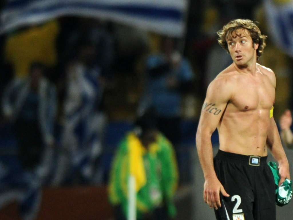Capitão do Uruguai, Lugano está fora da partida contra a Inglaterra Capitão do Uruguai, Lugano está fora da partida contra a Inglaterra