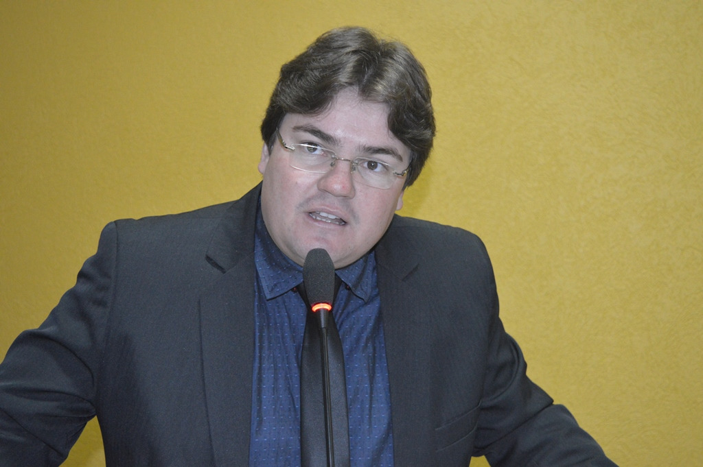 Atendimento para moradores da vila Nossa Senhora Aparecida é pedido na Câmara Vereador de Amambai, Maikell Ruiz (PP) / Foto: Moreira Produções