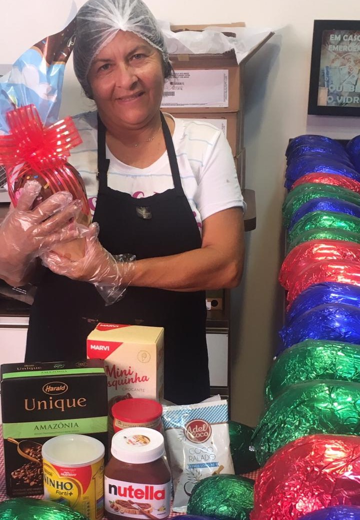 Dorila sobrevive da venda de doces há seis anos / Foto: Arquivo Pessoal