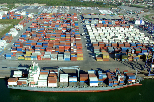 Brasil movimenta 700 milhões de toneladas de mercadorias por ano nos portos