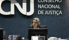 Cármen Lúcia cobra respeito aos juízes do país Brasília - A presidente do Conselho Nacional de Justiça, Cármen Lúcia, cobra respeito aos juízesElza Fiúza/Agência Brasil