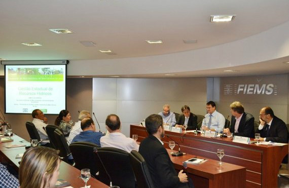 Fiems e Semade discutem cobrança pelo uso da água em Mato Grosso do Sul Fiems e Semade discutem cobrança pelo uso da água em Mato Grosso do Sul