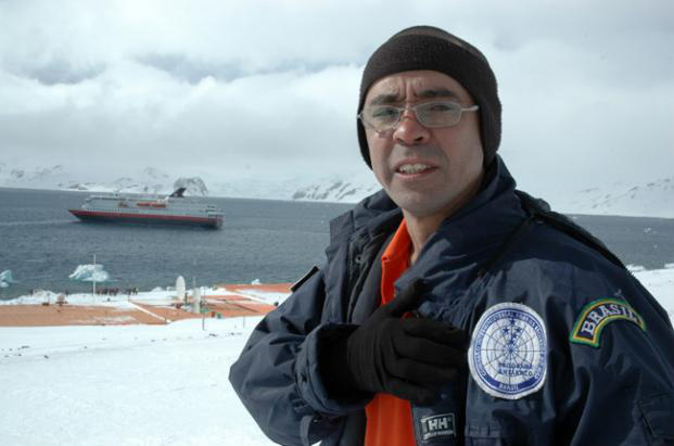 Roberto Lopes dos Santos, primeiro-sargento da Marinha Brasileira