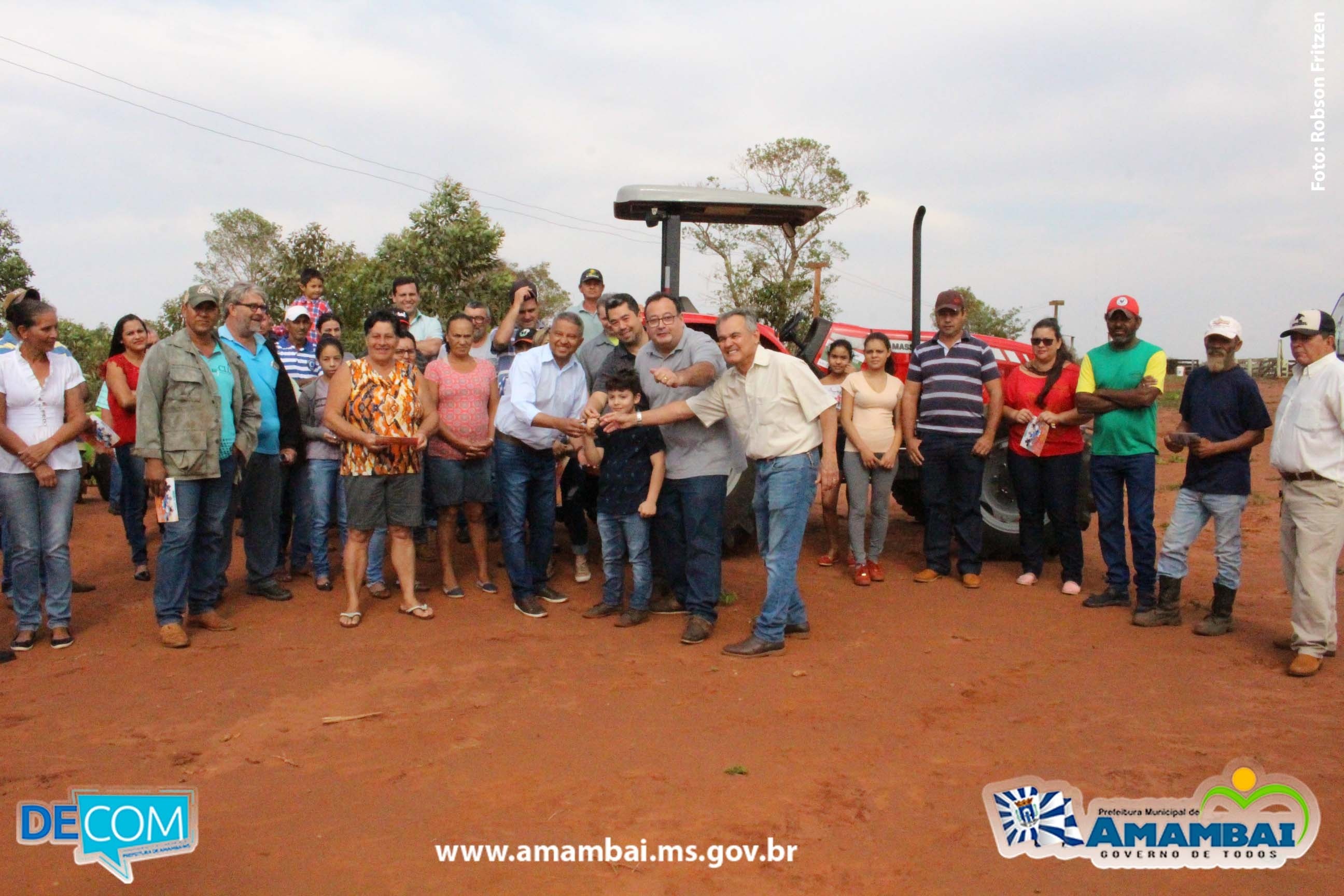 Prefeitura de Amambai entregou trator agrícola para o Loteamento Querência Prefeitura de Amambai entregou trator agrícola para o Loteamento Querência