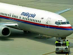 Buscas por avião da Malaysia Airlines voltam a área que havia sido descartada