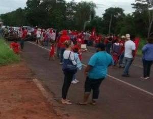 Contra impeachment, manifestantes bloqueiam duas rodovias em MS Atos acontecem em três pontos de rodovia - Foto: Divulgação