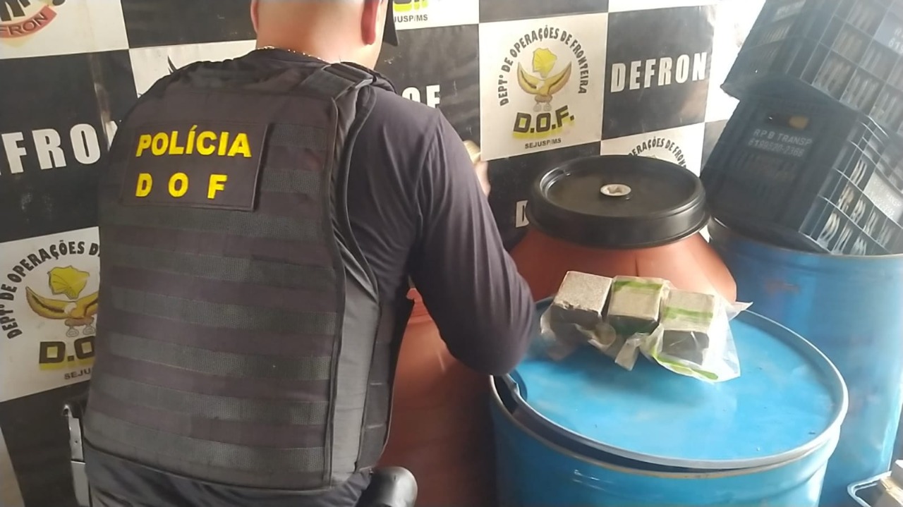Caminhão com mais de 900 quilos de maconha foi apreendido pelo DOF Foto: DOF