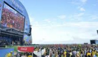 Chuva e vento esvaziam Fifa Fan Fest em Copacabana Chuva e vento esvaziam Fifa Fan Fest em Copacabana
