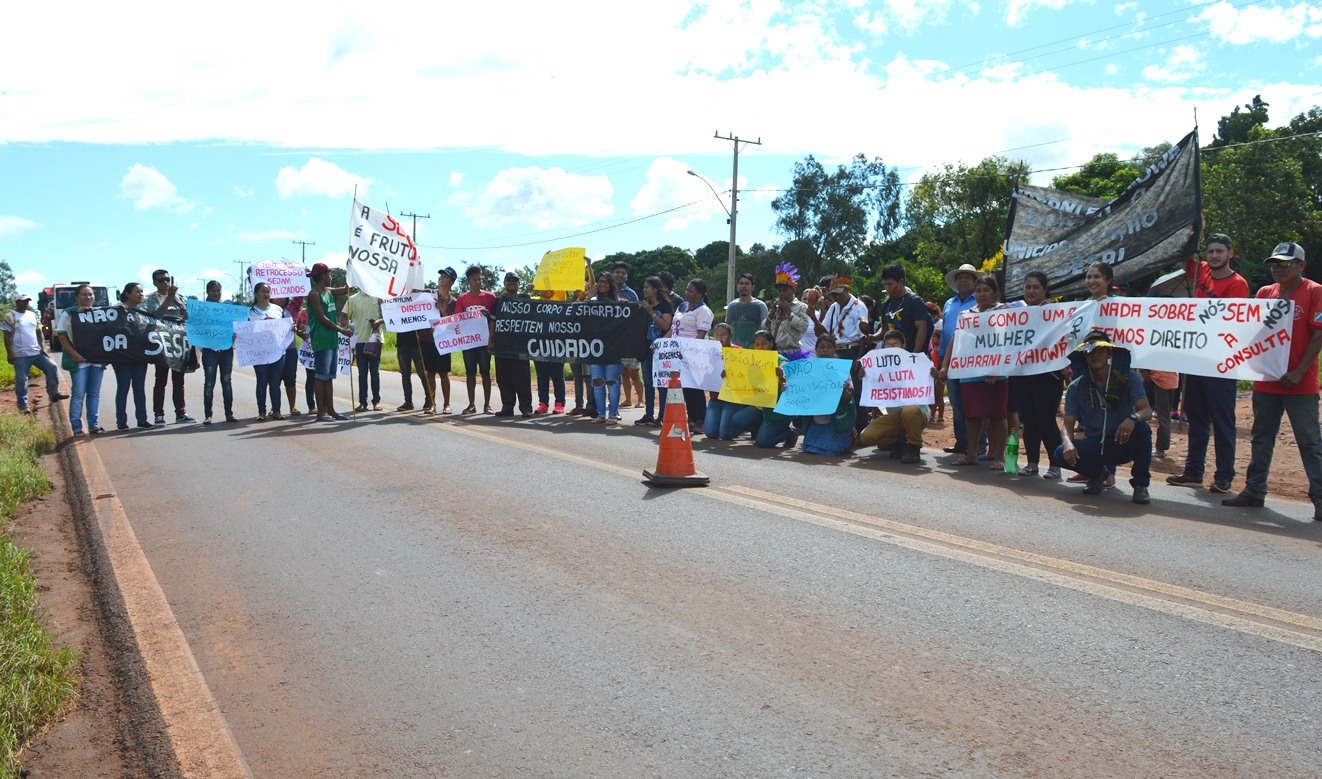 Indígenas de Amambai protestam contra a municipalização da saúde Foto: Moreira Produções