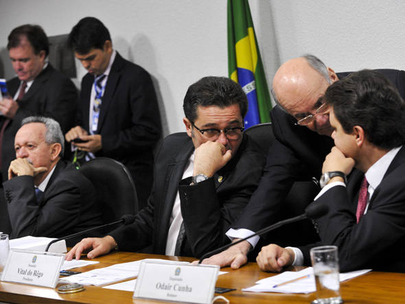 CPMI do Cachoeira aprova convite a deputado goiano CPMI do Cachoeira aprova convite a deputado goiano