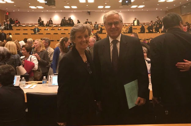 Representante especial do secretário-geral da ONU sobre violência a crianças, Marta Santos Pais, e o embaixador de Portugal junto às Nações Unidas, Álvaro Mendonça e Moura. Foto: ONU News.