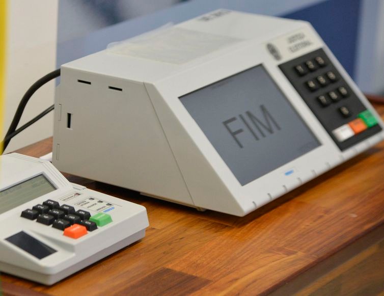 Eleitor pode conferir local de votação de forma rápida na internet Urna eletrônica será usada por eleitores domingo que vem, dia do primeiro turno.