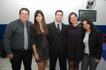 Semana da Mulher - Presença feminina nas instituições do Rotary em Amambai Membros do Rotaract na posse de Milena em 2012.