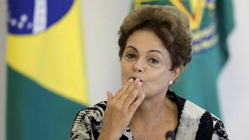 Dilma ataca Temer e Cunha e diz que impeachment é "maior fraude da história" Dilma ataca Temer e Cunha e diz que impeachment é "maior fraude da história"