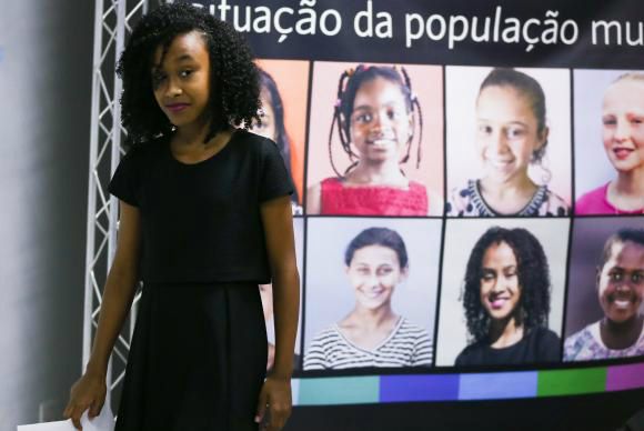 O relatório Situação da População Mundial 2016 lançado pela ONU retrata 10 meninas de 10 anos de diferentes países. Uma delas, Samantha Borges Mota, é brasileiraMarcello Casal Jr/Agência Brasil