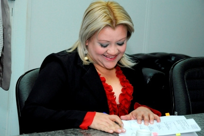 Coordenadoria de Perícias firma convênio com UCDB e garante estagiários