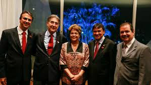 Dilma se reúne com parlamentares e governadores do PT Dilma se reúne com parlamentares e governadores do PT