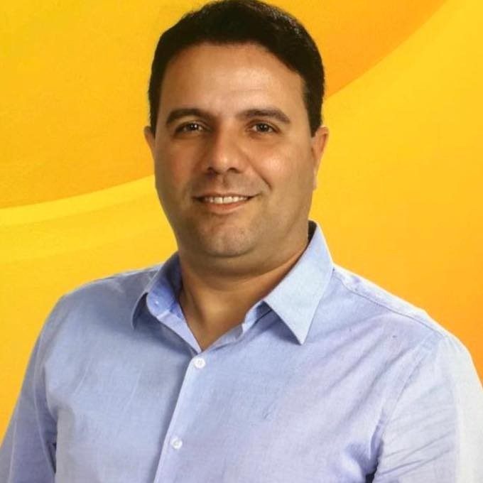 Para coibir promoção pessoal, MP recomenda fim de matérias publicitárias em site Prefeito de Caarapó, André Nezzi / Foto: Facebook