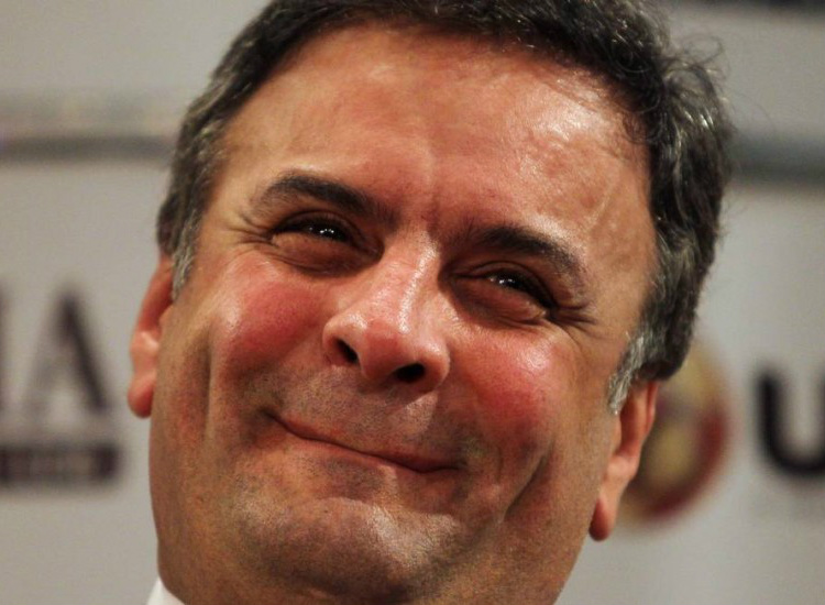 Aécio Neves inaugurou o "Vai pra rua que uma hora eu tô lá"