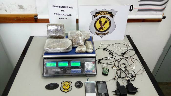 Agentes apreendem drogas e celulares durante vistoria de rotina na Penitenciária Foto: Divulgação