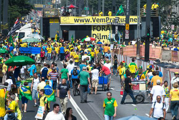 Avenida Paulista é fechada em ato contra o governo A Polícia Militar interrompeu o tráfego na Avenida Paulista por volta do meio dia, para facilitar o início da concentração da manifestaçãoMarcelo Camargo/Agência Brasil