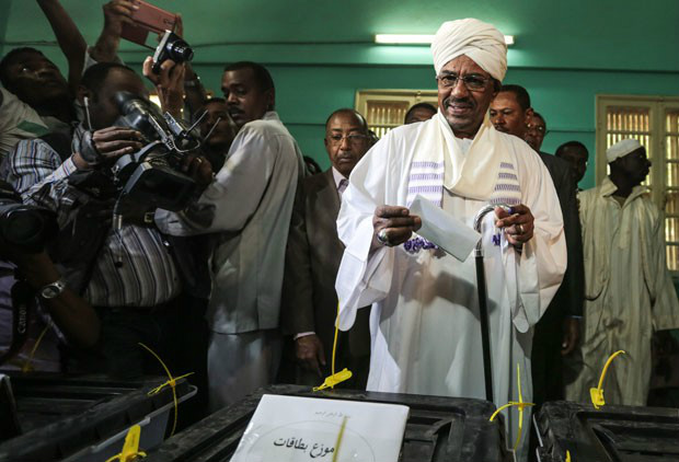 Presidente há quase 26 anos, Al Bashir, de 71 anos, concorre com mais 15 candidatos pouco conhecidos / Foto: Divulgação