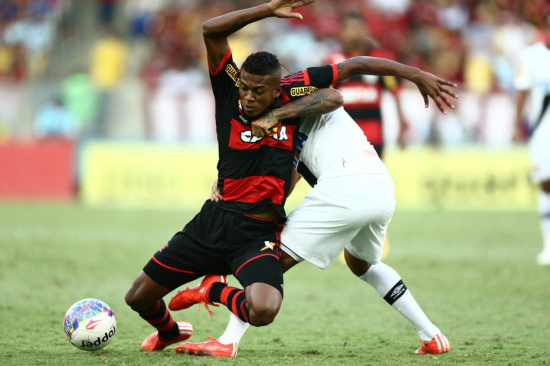 Vasco e Fla fazem jogo ruim e empatam sem gols na ida da semifinal Flamengo, de Marcelo Cirino, joga por novo empate na volta, domingo que vem