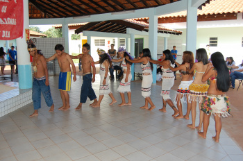Alunos da escola durante apresentação culturalFoto: Moreira Produções