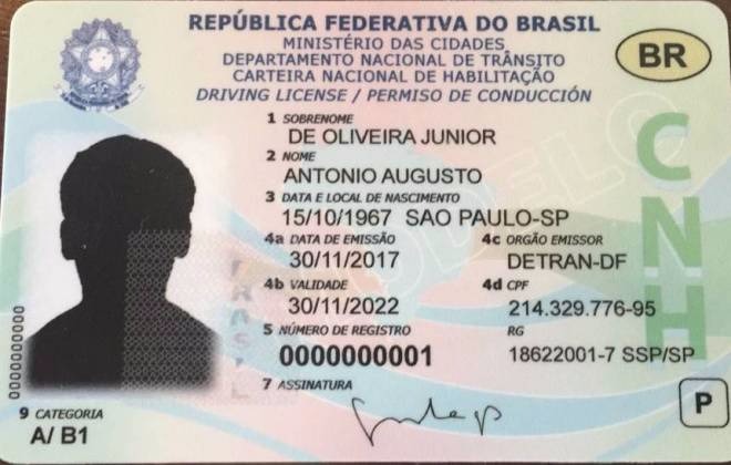 CNH passa a ter formato de cartão com chip a partir de 2018 Foto: Divulgação