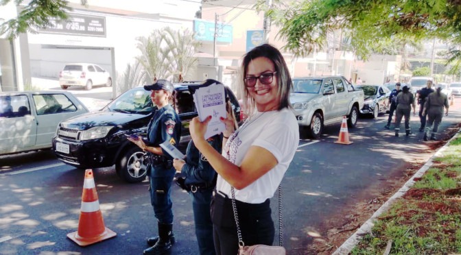Sobrevivente de feminicídio ajuda a tirar mulheres do ciclo da violência “Decidi que minha vida seria lutar para que outras mulheres não passem pelo que passei”, explica Bruna dos Santos.