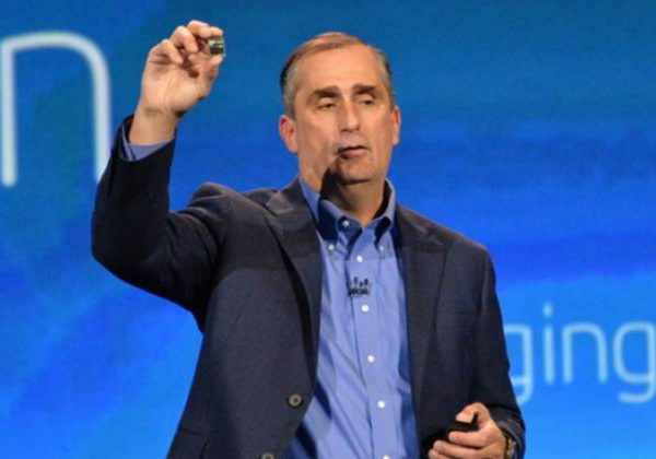 A Intel anunciou durante sua apresentação na CES um novo computador do tamanho de um cartão SD